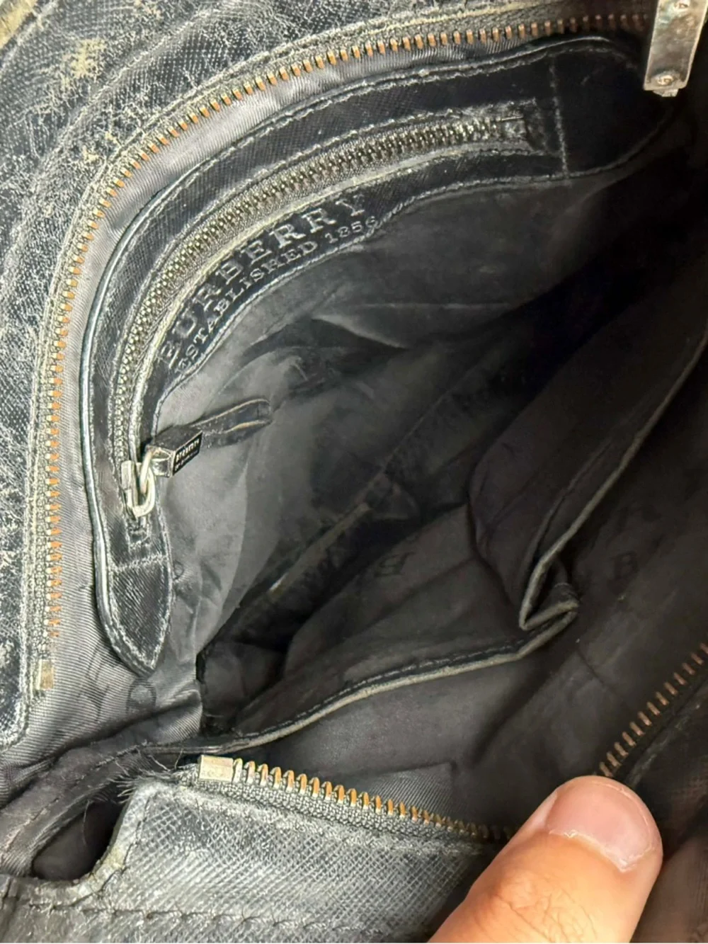 BURBERRY Shoulder Messenger Bag Black Unisex Crossbody Tablet Perfect Condition - Picture 5 of 12